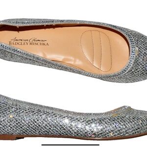 American glamour Badgley Mischka Yoselin flats Sz 8.5 silver glitter ballet flat